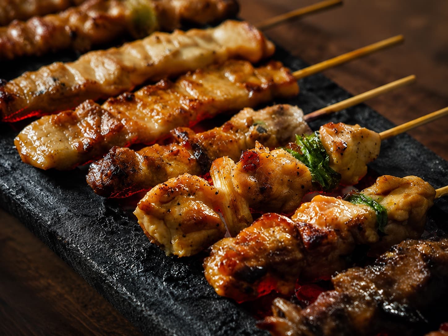 『炭火串焼き堪能コース』唐揚げやソーセージ炒め含10品 3時間飲み放題付